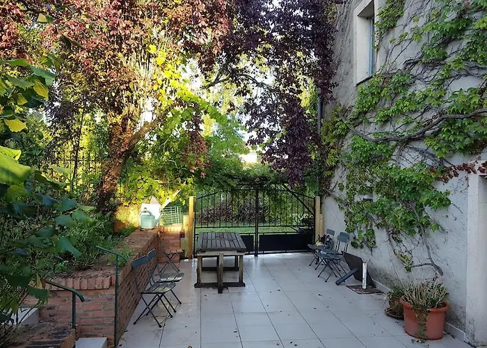 La Première Pierre *